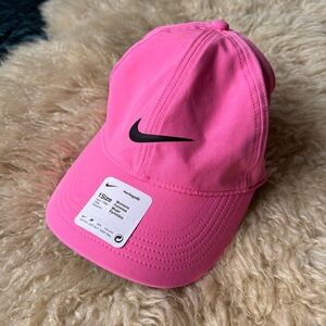 NWT Nike Heritage86 Women's Golf Hat Arrowhead Golf Club